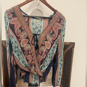 Hollister L/S Tie Front Paisley Top -Sz M